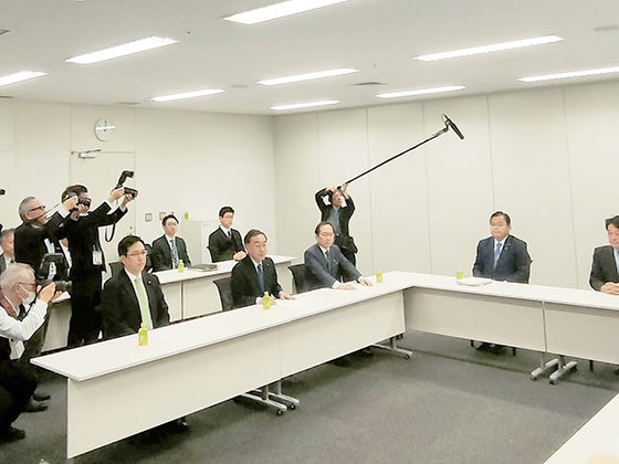 ���N�x�̐Ő������ɂ��āi12/2�A12/8�j